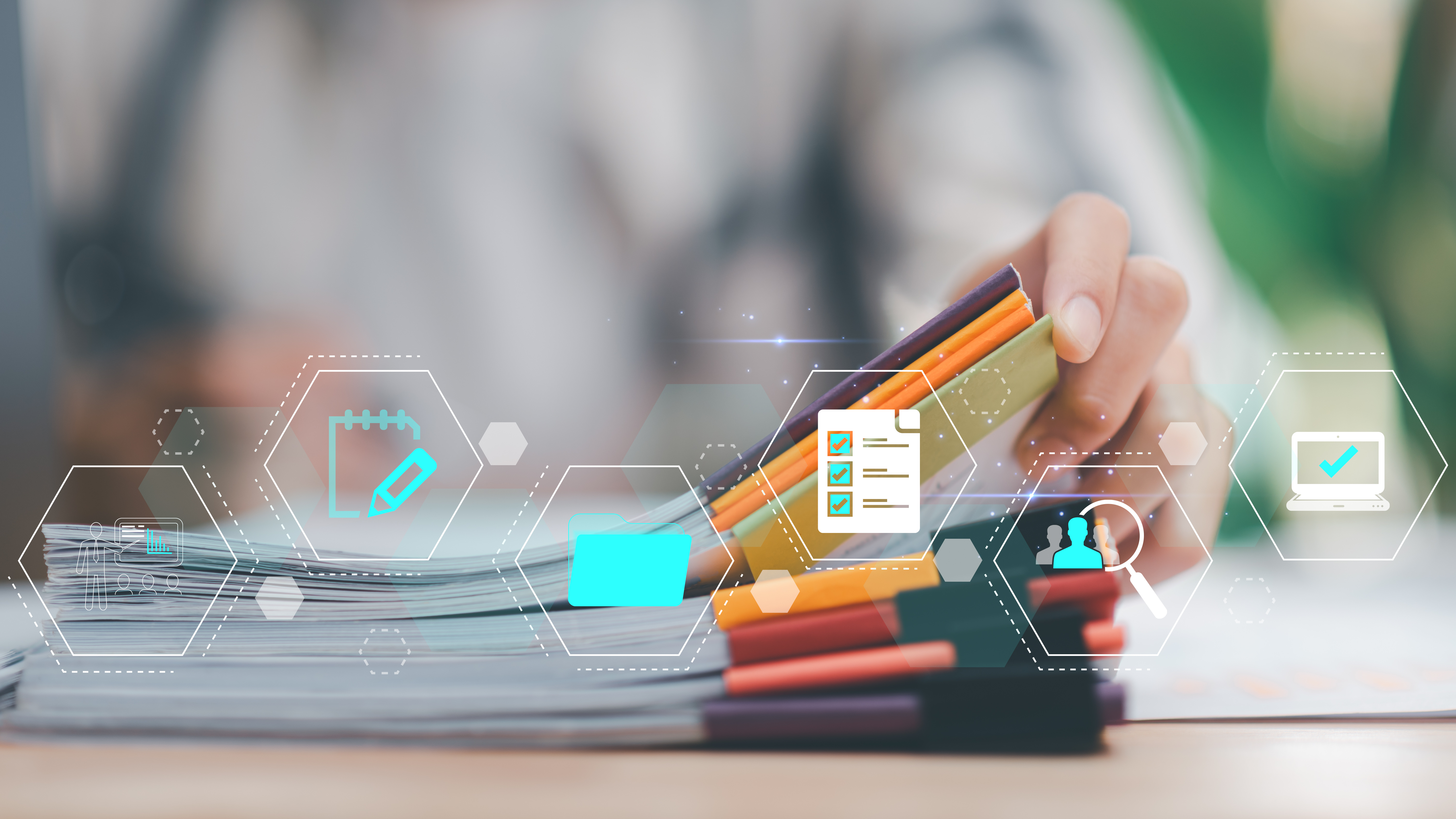 dossieres con símbolos superpuestos